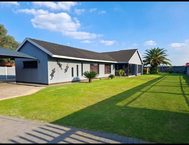 4 BEDROOM HOUSE FOR SALE IN SONLAND PARK